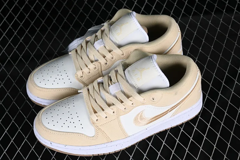All categories Air Jordan Jordan series basketball shoes Air Jordan 1 Low Air Jordan 1 Low AJ1 Joe 1 electric embroidery white and yellow low-top cultural basketball shoes FN3722-701